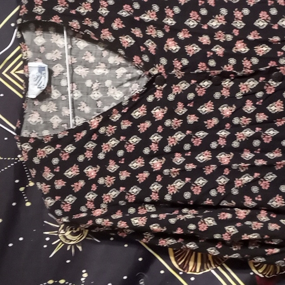 Blouse - Picture 3 of 8